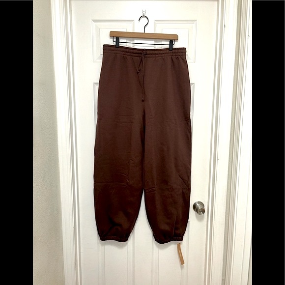 NWT Reformation Boyfriend Sweatpant in Cafe - Picture 5 of 7